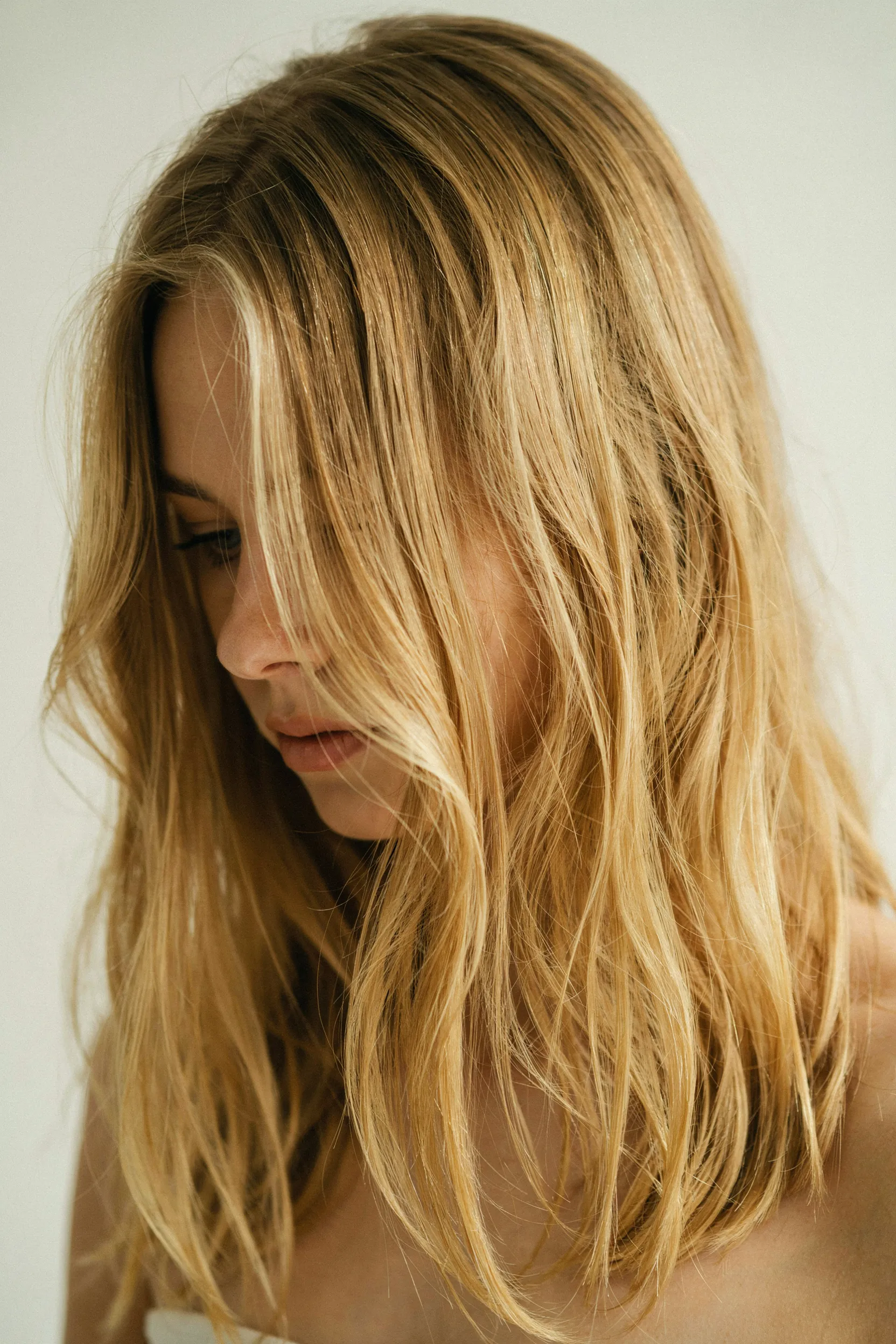 sun-kissed face-framing layers