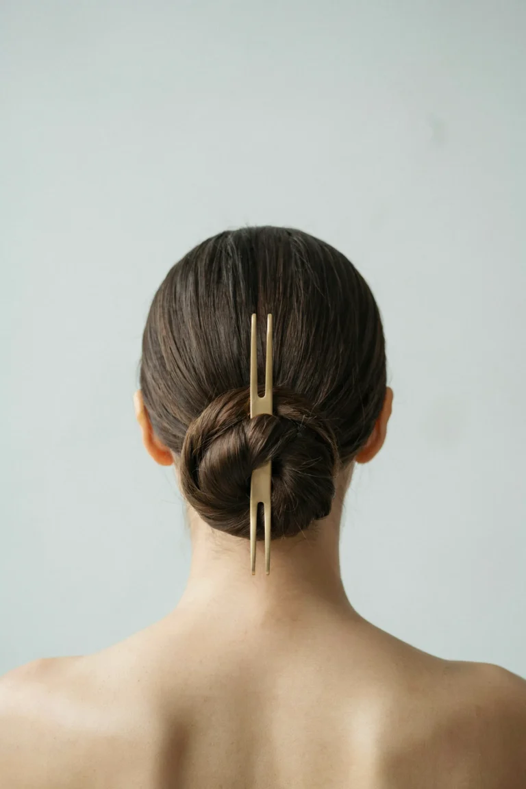 23 Stunning French Pin Hairstyles You Can Do In Seconds 