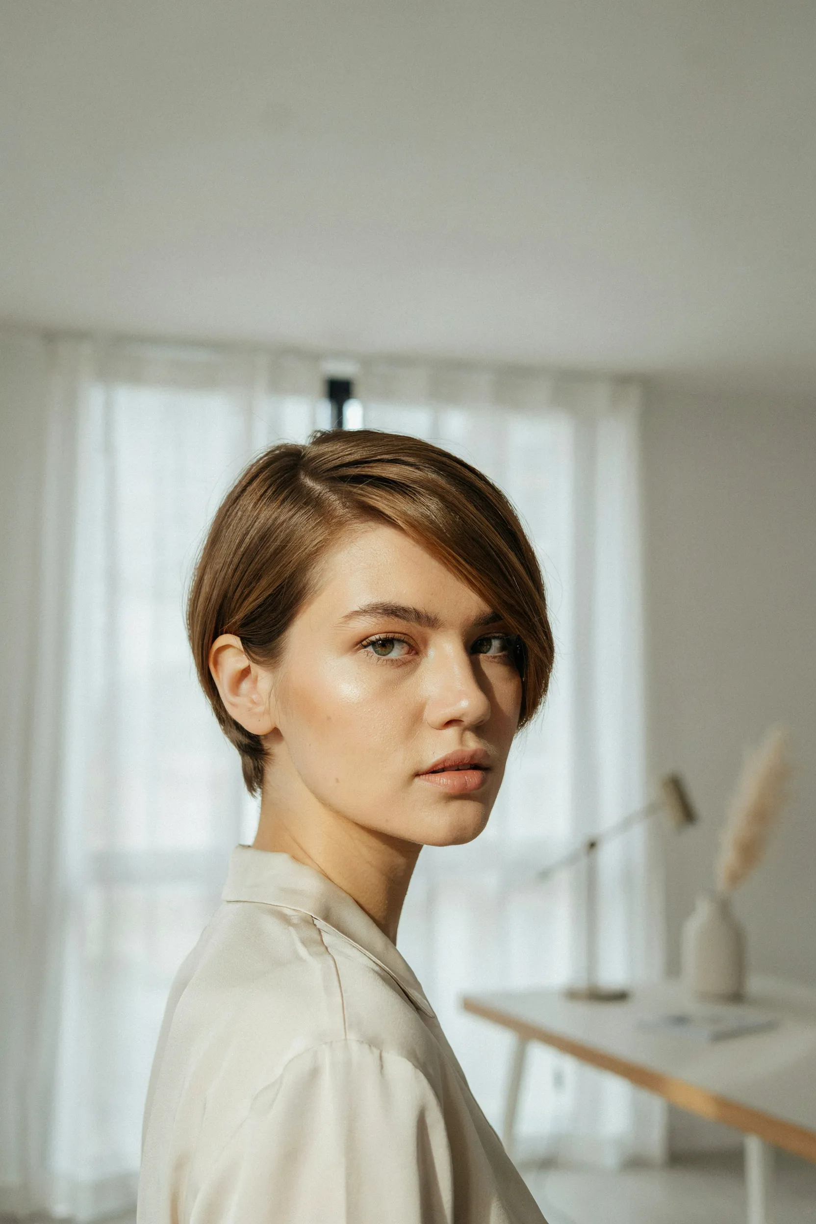 chic toffee side-swept crop